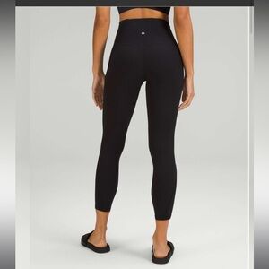 Lululemon x SoulCycle  Align Ribbed Panel High-Rise Tight 25"
Black size 4‎